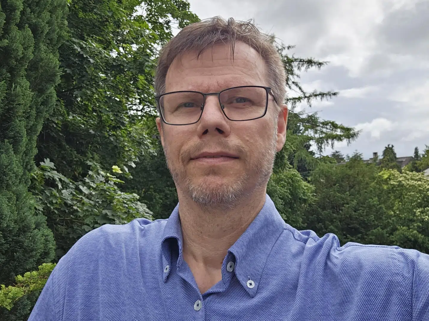 Efter prisstigningen på især hakket oksekød er Børge Stokholm begyndt at handle stort ind på den anden side af den dansk-tyske grænse.