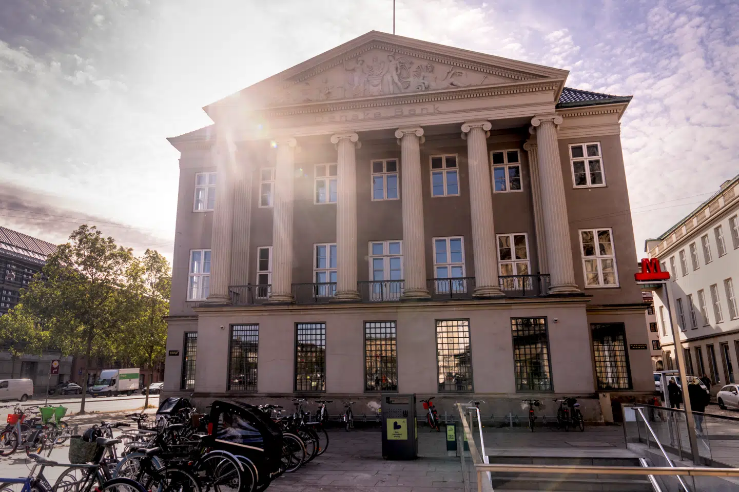 Erichsens Palæ på Kongens Nytorv blev bygget mellem 1797 og 1801 og har i mange år været Danske Banks hovedkvarter.