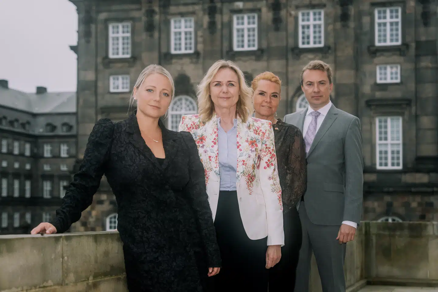 Mød dine nye lærere: Sólbjørg Jakobsen, Mona Juul, Inger Støjberg og Morten Messerschmidt vil gerne have et pensum i de danske folkeskoler. De betragter det ikke som kontroversielt, at de som politikere skal sætte rammerne for, hvilke tekster de danske elever møder i klasseværelset.