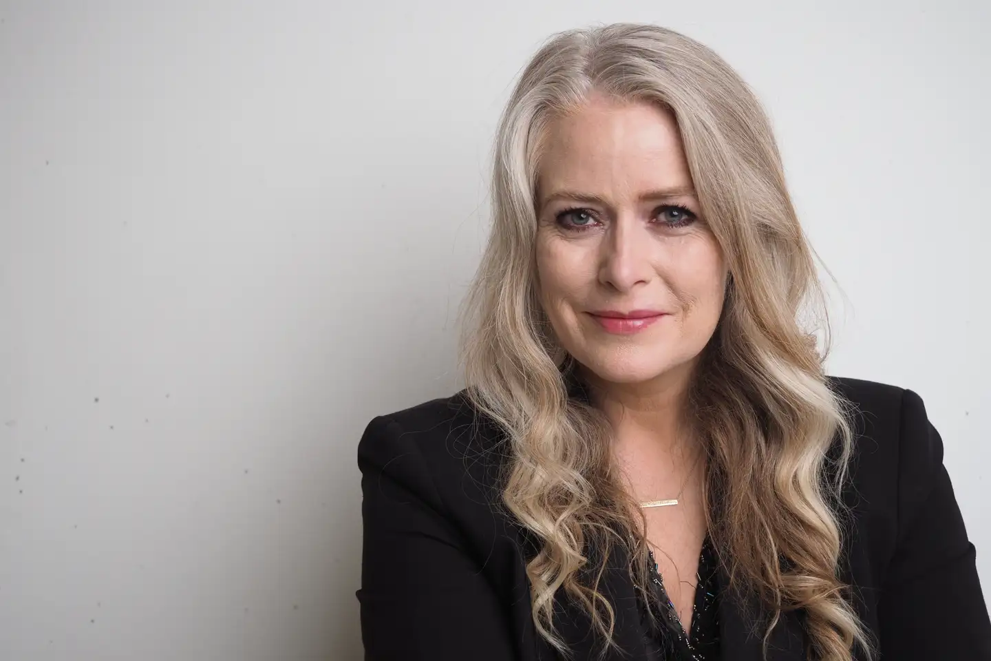 Hvordan slipper De Radikale af med den slappe 90er-profil, der blev født af datidens overskud, optimisme og hvide frelserkompleks? spørger Anne Sofie Allarp i sit nyhedsbrev.