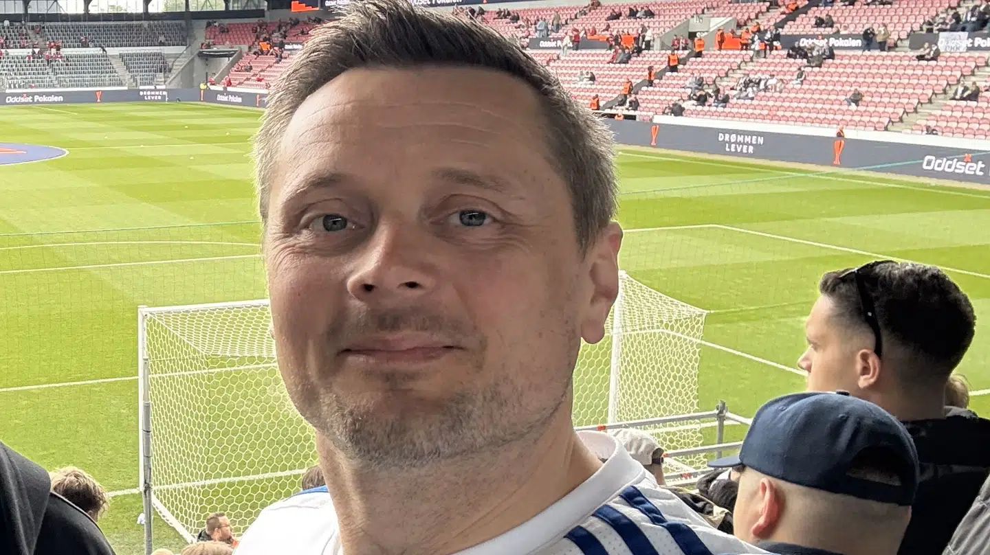 »Jeg synes, det er et kæmpe problem, at hver gang, FCK skal lave et eller andet, skal vi have problemer med Brøndby-fans,« siger Jesper Sommer, som opdagede plakaterne.