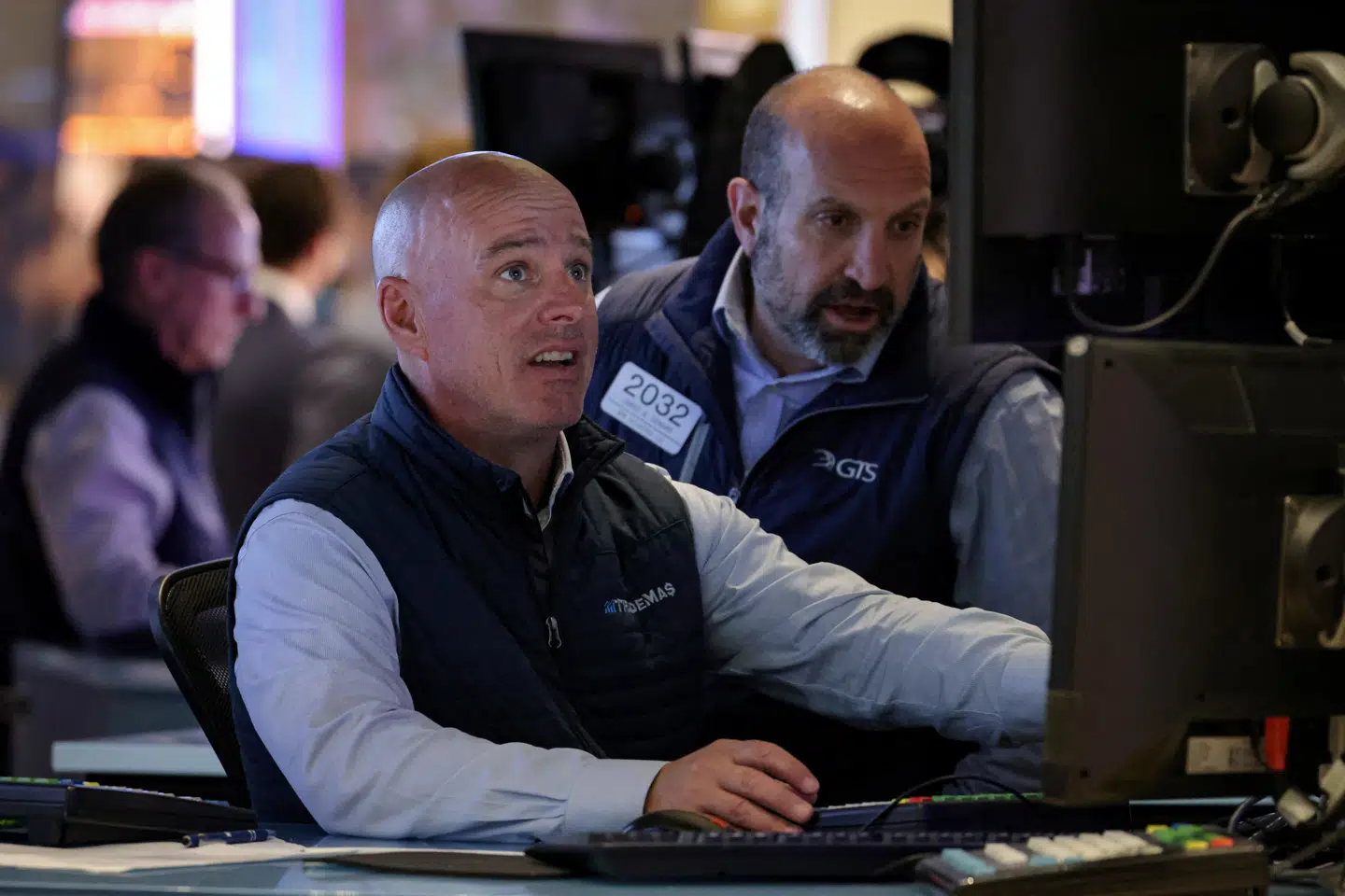 Efter flere år med en stærk amerikansk dollar er den amerikanske valuta i år svækket. Spørgsmålet er så, om det fortsætter – eller blot er midlertidigt. Tre eksperter giver her deres bud.