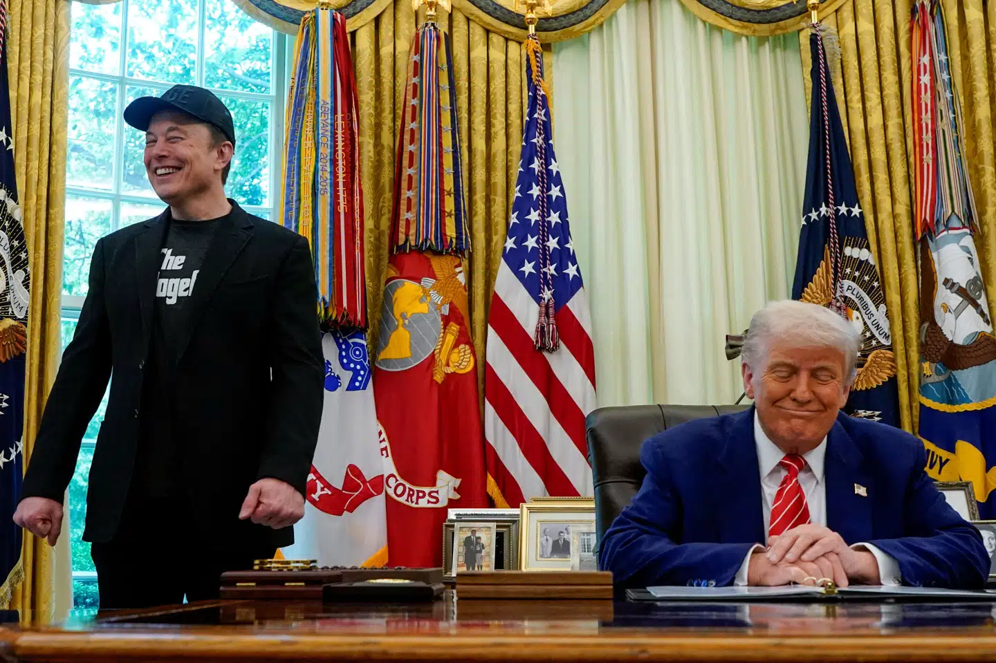 USA's præsident, Donald Trump, og verdens rigeste mand, Elon Musk, holder pressemøde i Det Ovale Værelse fredag, hvor det officielt er Musks sidste arbejdsdag.