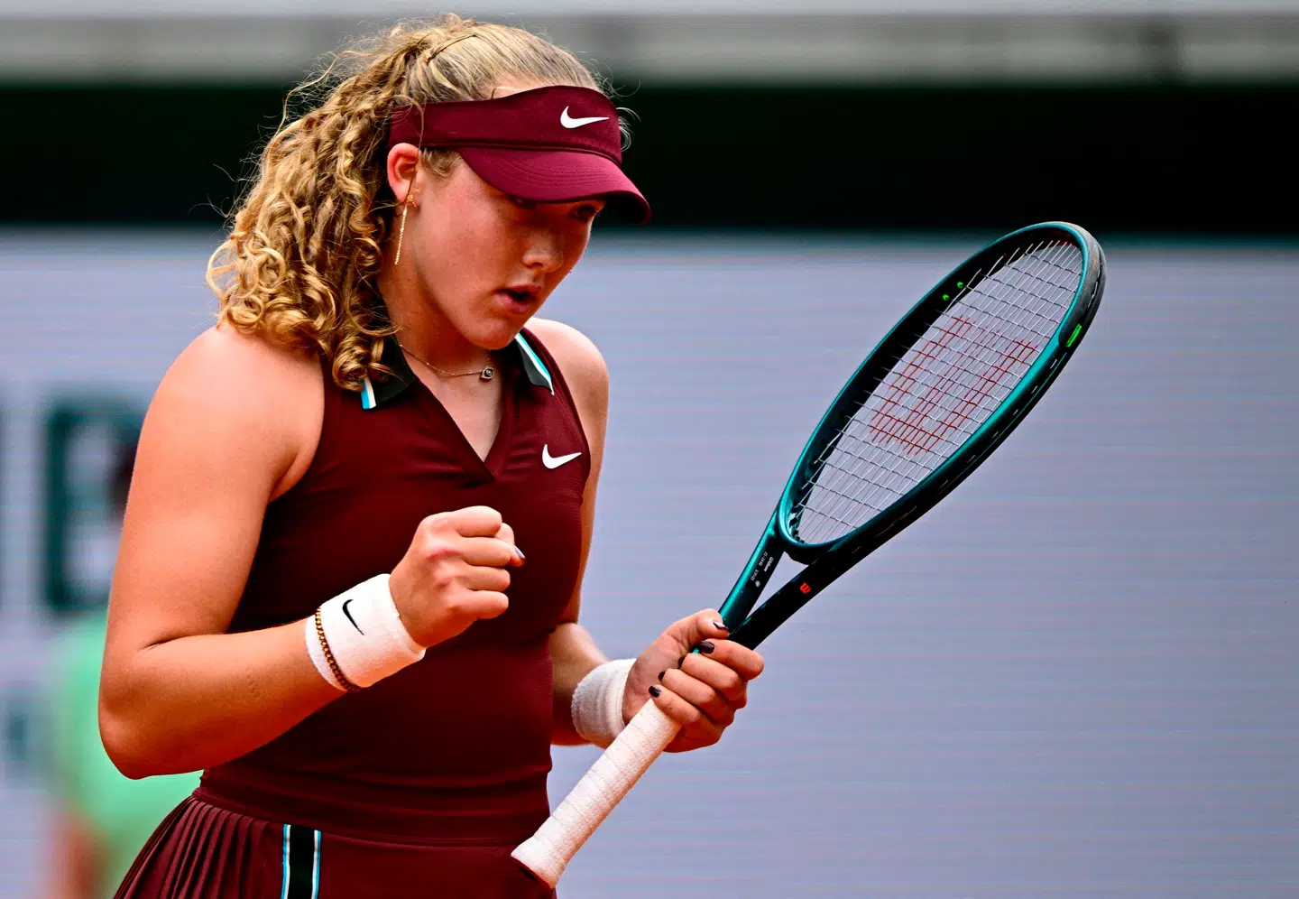 Den blot 18-årige russer Mirra Andreeva er tennisverdenens nye darling. Foto: Julien de Rosa, Scanpix