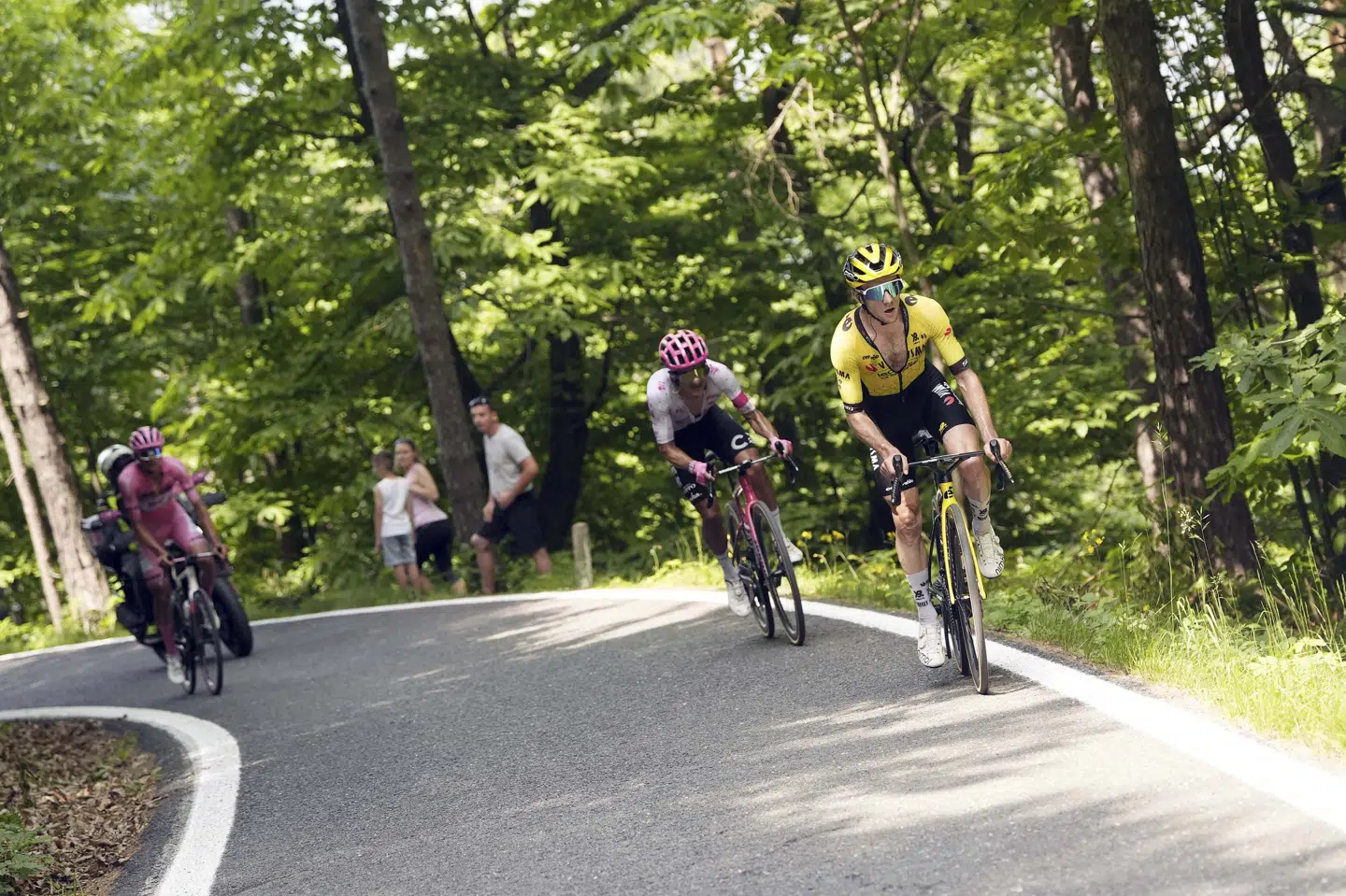 Simon Yates var klart stærkest af klassementfolkene, da Giro d'Italia lørdag blev afviklet.