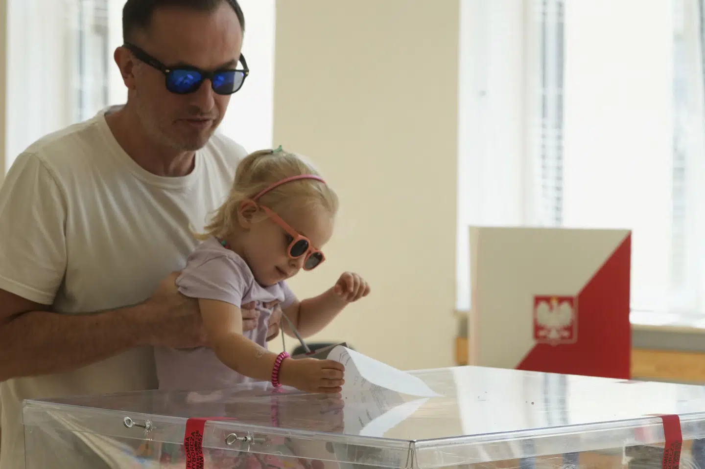 De polske vælgere kan stemme indtil klokken 21 søndag aften.