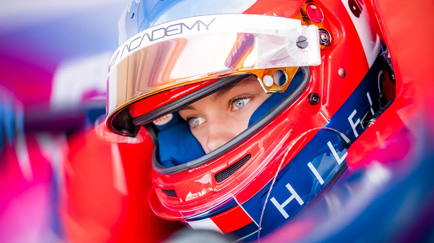 Danskeren har kørt sig til en fjerdeplads og to femtepladser i F1 Academy i år.