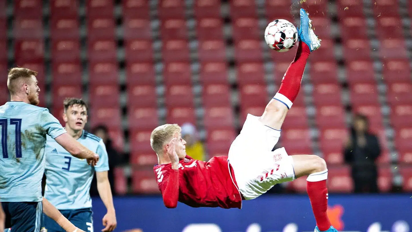 Jens Odgaard scorede i oktober et spektakulært mål. Fredag lavede han så en ny, smuk scoring.