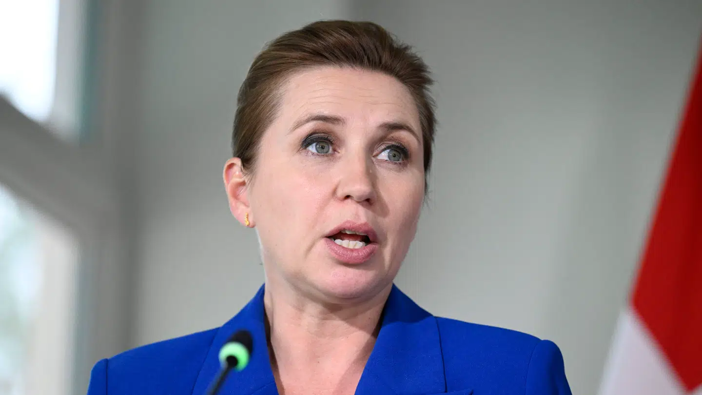 Statsminister Mette Frederiksen (S) har mandag meldt sig klar til at bruge flere af danskernes penge på Forsvaret.