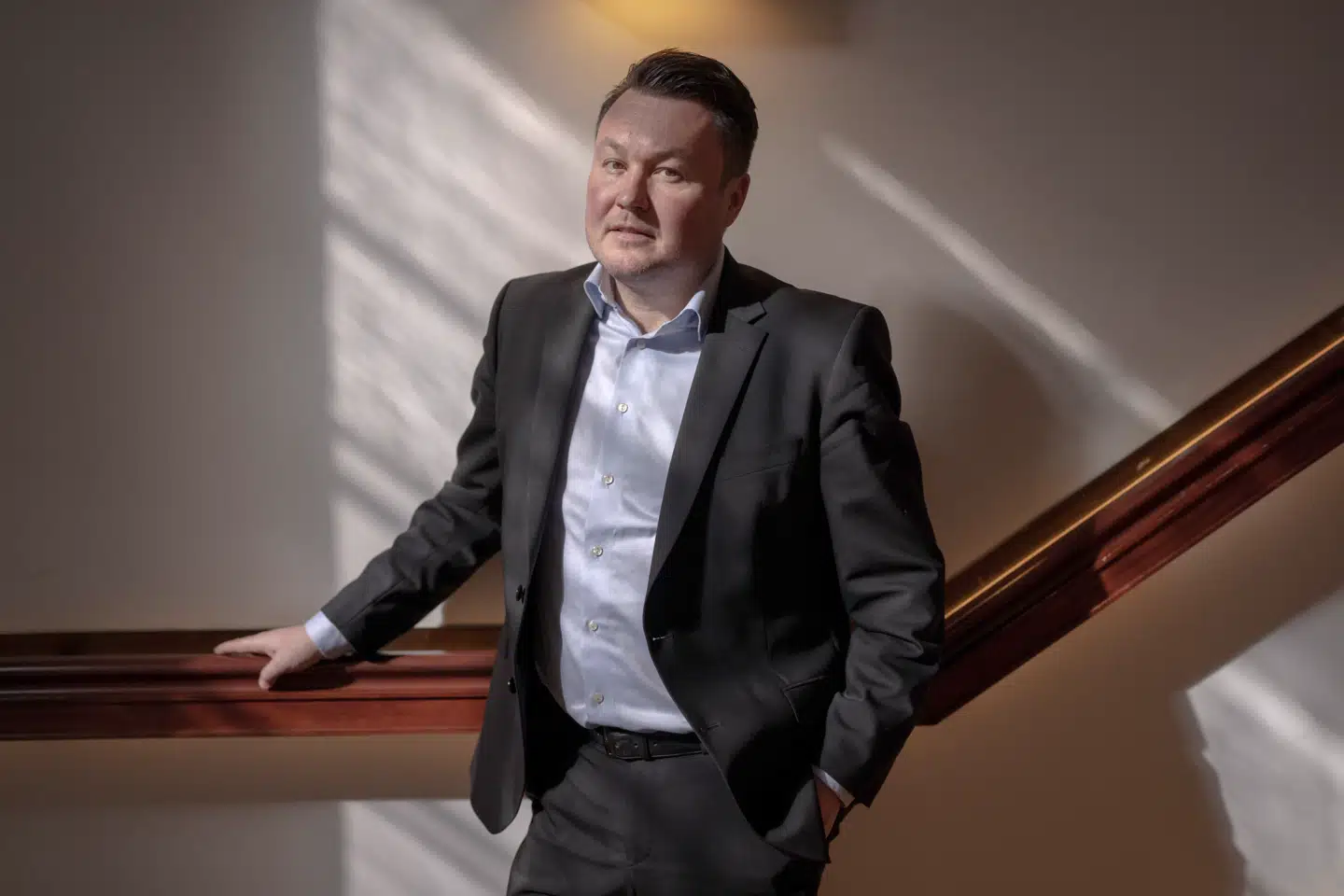 Socialdemokratiets indfødsretsordfører, Anders Kronborg, er ikke vendt tilbage på Berlingskes henvendelser, ligesom hans to kolleger fra Moderaterne og Venstre heller ikke udtaler sig.