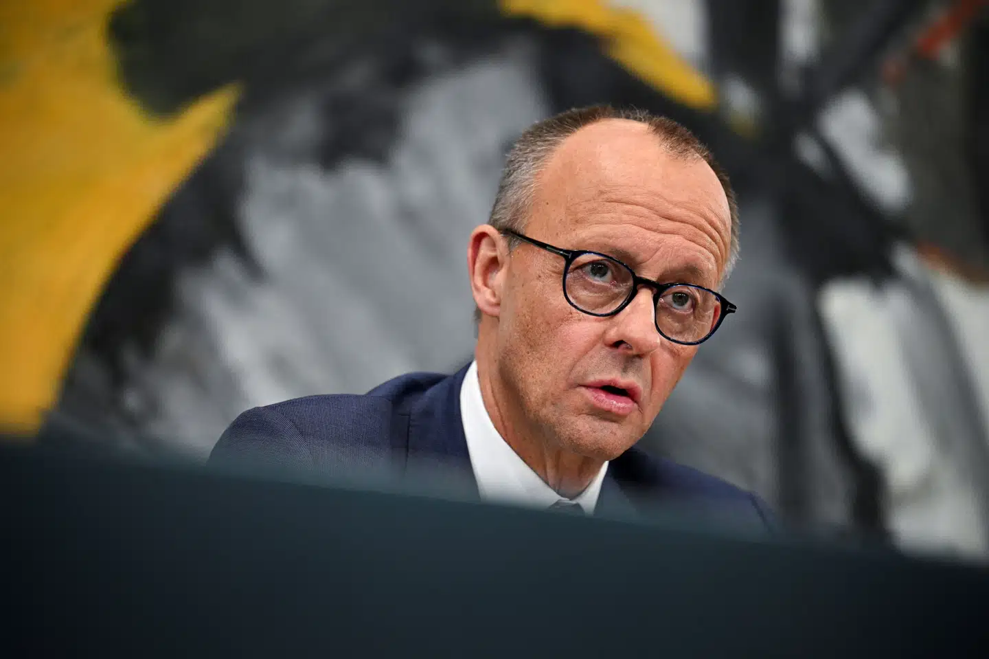 Tysklands forbundskansler, Friedrich Merz fra det konservative parti CDU, har lovet at stramme op på migrations- og asylområdet. Men hans beslutning om at afvise asylansøgere ved grænsen er nu underkendt af en domstol i Berlin.