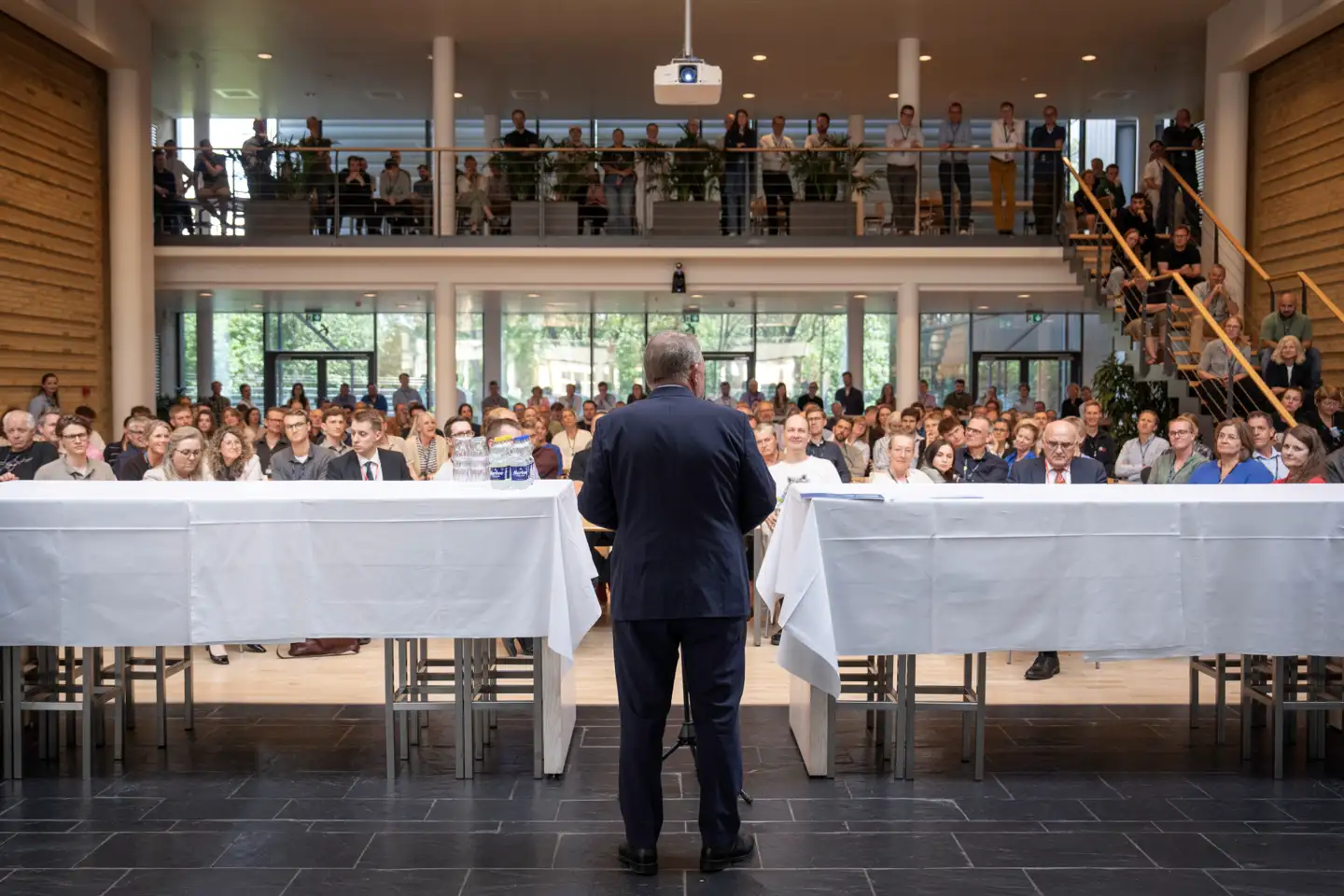 Danske virksomheder skal forholde sig realistisk og pragmatisk til verdens udvikling. Derfor skal de ind på flere markeder, fortalte udenrigsminister Lars Løkke Rasmussen (M) mandag på besøg hos Systematic.