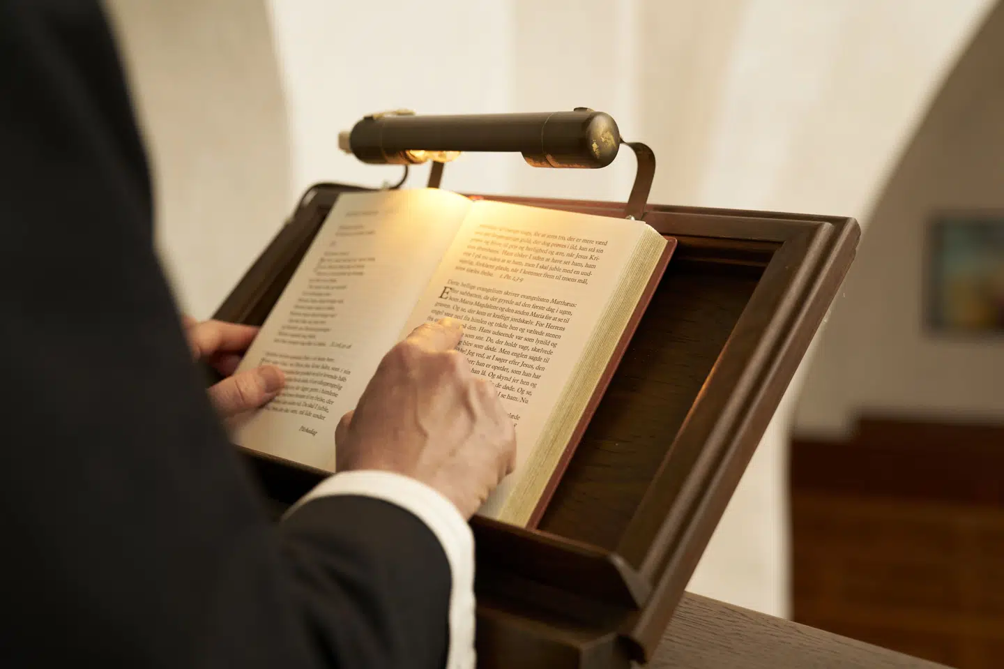 Præster kan nu få hjælp af kunstig intelligens til at skrive en begravelsestale eller planlægge konfirmationsundervisning. (Arkivfoto).