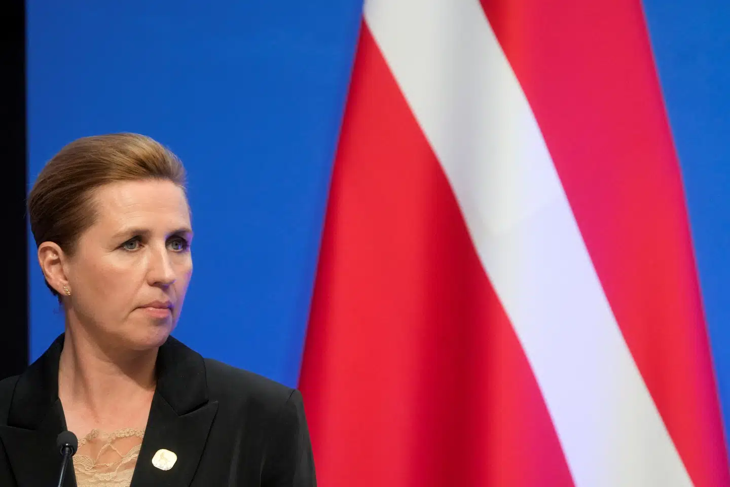 Statsministern byder forsvarsudgifter på 150 milliarder velkommen og varsler en økonomisk plan til efteråret.