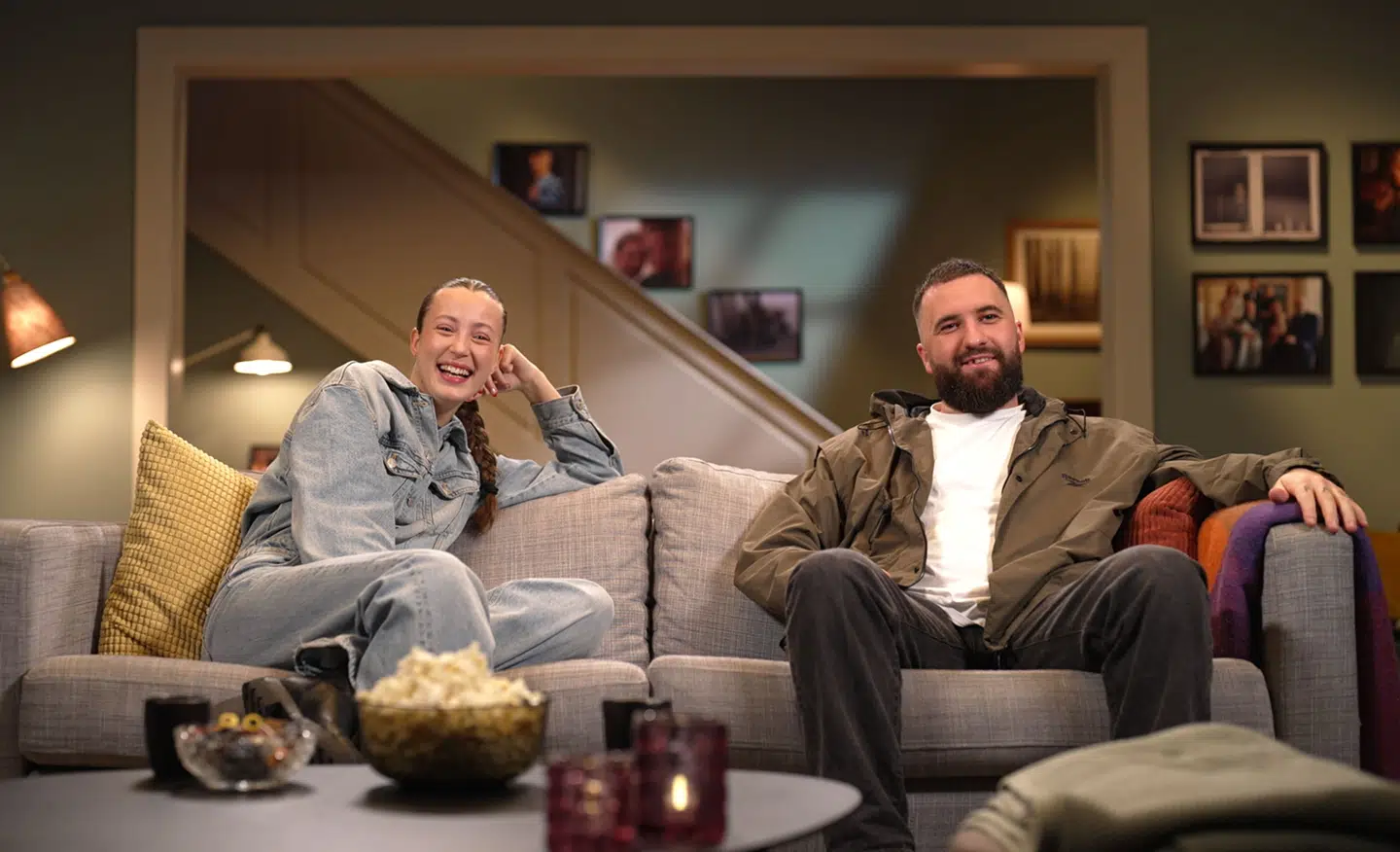 Skuespiller Josephine Højbjerg og instruktør Jonas Risvig i DR-serien 'Danske tv-seriers bedste' i afsnittet om blandt andet ungdomsserier, herunder Risvigs 'Centrum'. Foto: Philip Engsig / DR