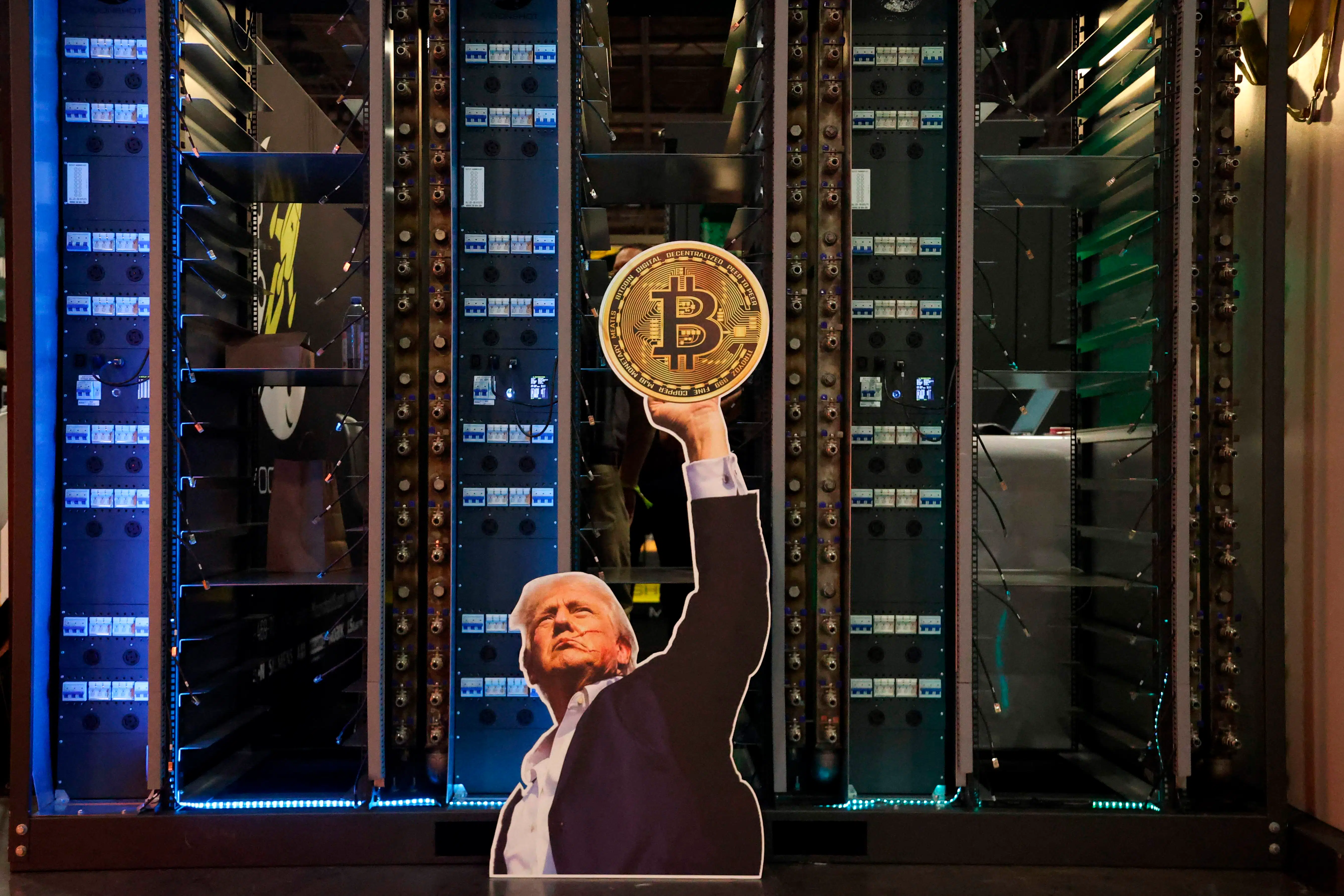 Fredag blev kryptoinvestorer sendt til tælling. Så ændrede Trump mening