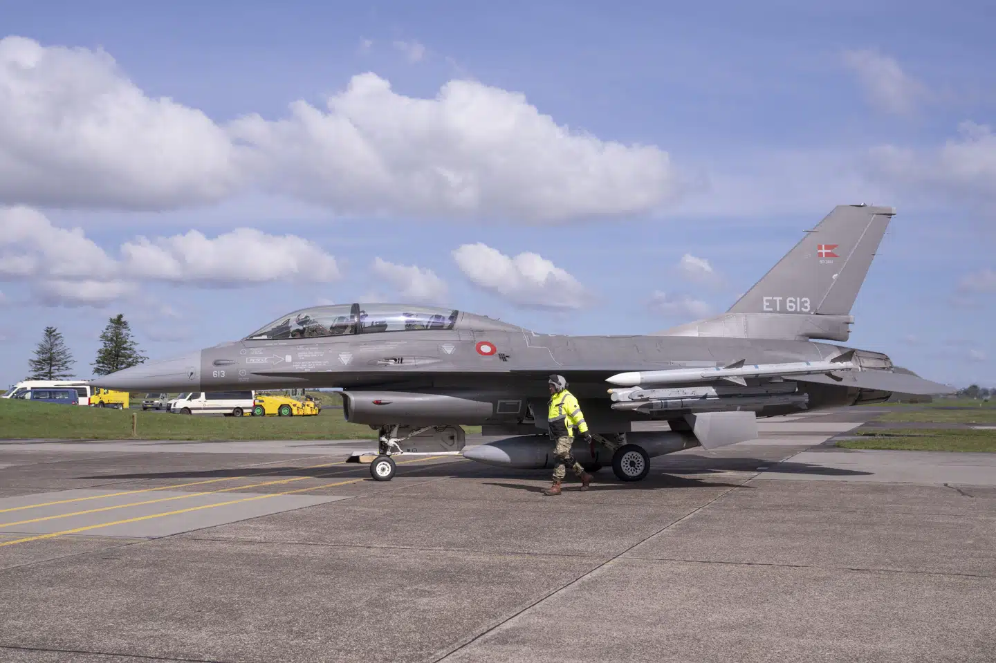 De danske F-16-fly er både doneret til Ukraine, solgt til Argentina, men også tilgængelige for at blive udsendt til Grønland. (Arkivfoto at F-16).
