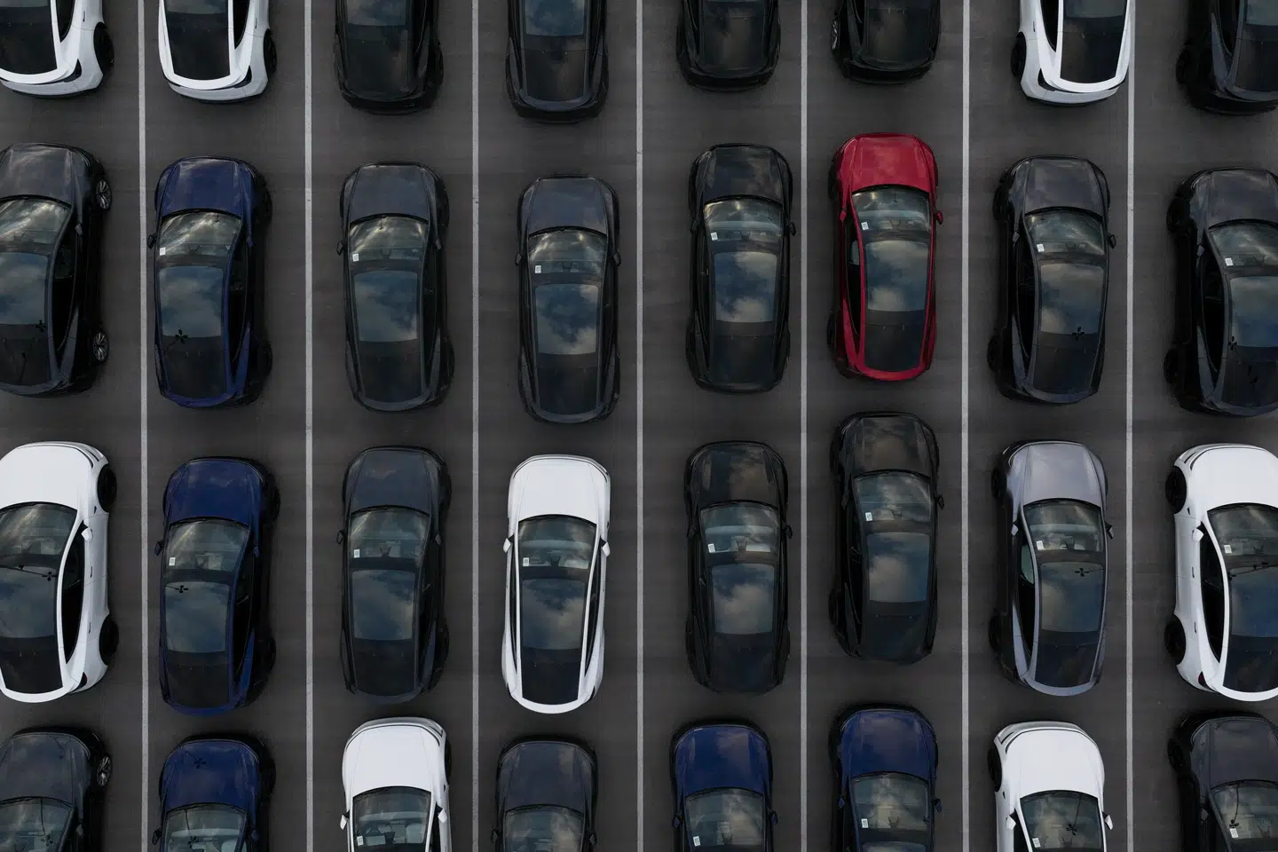 Kursen på Tesla-aktien faldt torsdag 14 procent.