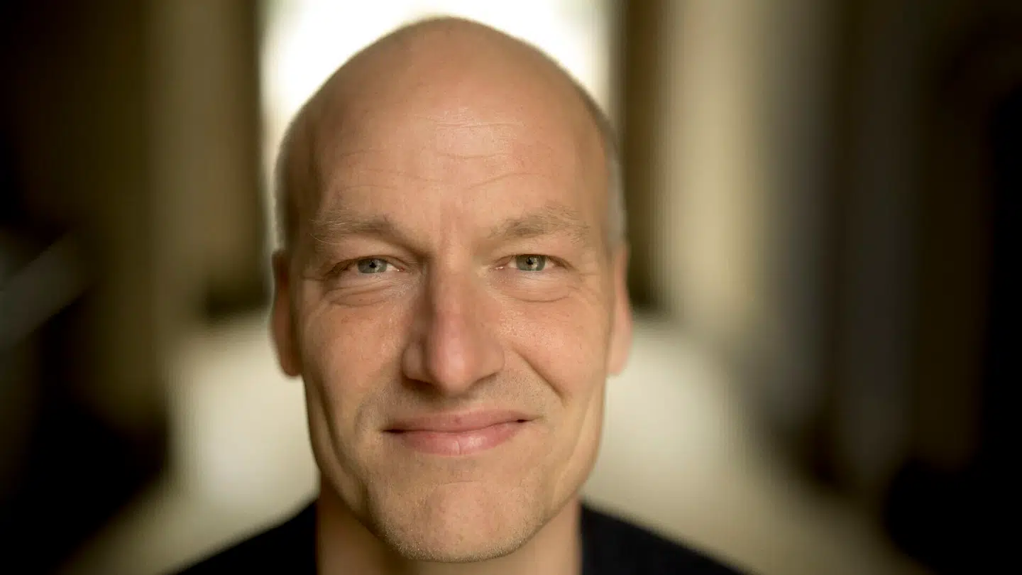 »Det er ubegribeligt, at Enhedslisten og Pelle Dragsted, der selv har en fortid som kommunist, bliver ved med at give husly til partimedlemmer, der forsvarer Rusland og direkte modarbejder Danmarks interesser,« siger Venstres politiske ordfører, Jan E. Jørgensen, til B.T.