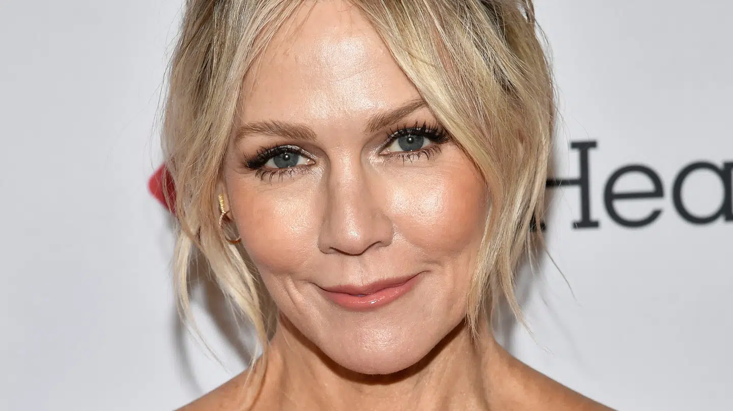 Den amerikanske skuespiller Jennie Garth – særligt kendt for rollen som Kelly fra kultserien 'Beverly Hills' – er sprunget ud som undertøjsmodel og smider tøjet for første gang. Foto: Thirdlove / PR