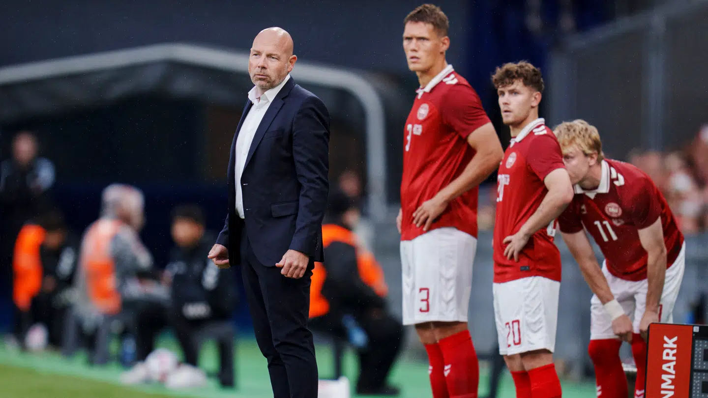 Mathias Kvistgaarden (med nummer 20) fik lørdag aften landsholdsdebut.