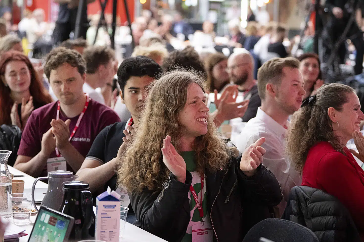 Enhedslistens årsmøde har søndag vedtaget et forslag fra partiets hovedbestyrelse, der blandt andet handler om, at Danmark skal have et stærkt territorialforsvar.