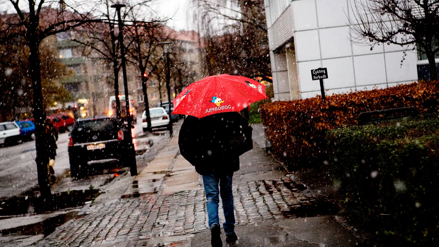 Tirsdag bliver en våd en af slagsen.