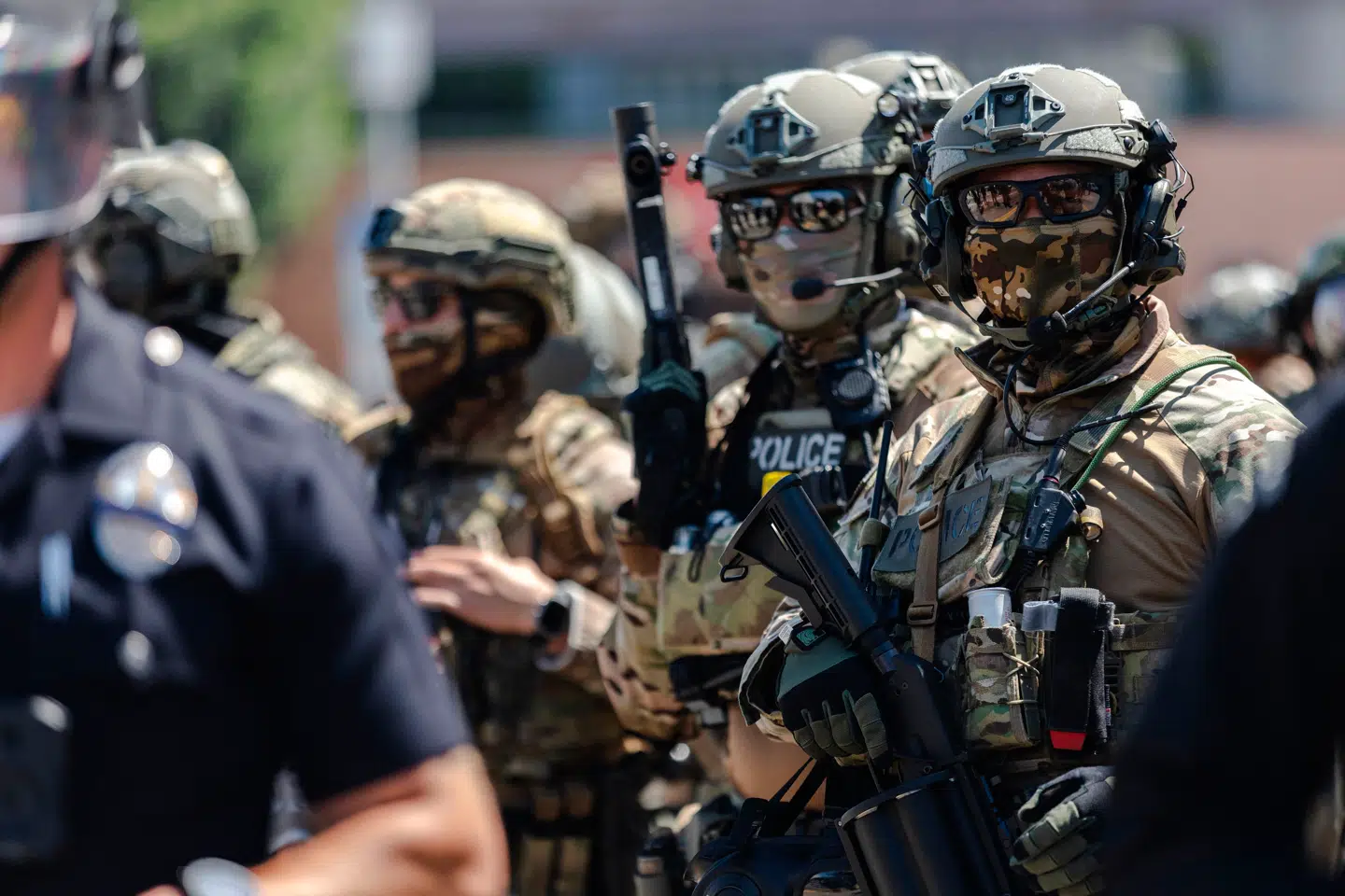 Trump skal bruge den her krise og bruger den her krise i Los Angeles til at fortælle amerikanerne, at der er kommet en ny sherif i Washington. Nu gælder der andre regler, han sætter hårdt mod hårdt, siger Jacob Heinel.