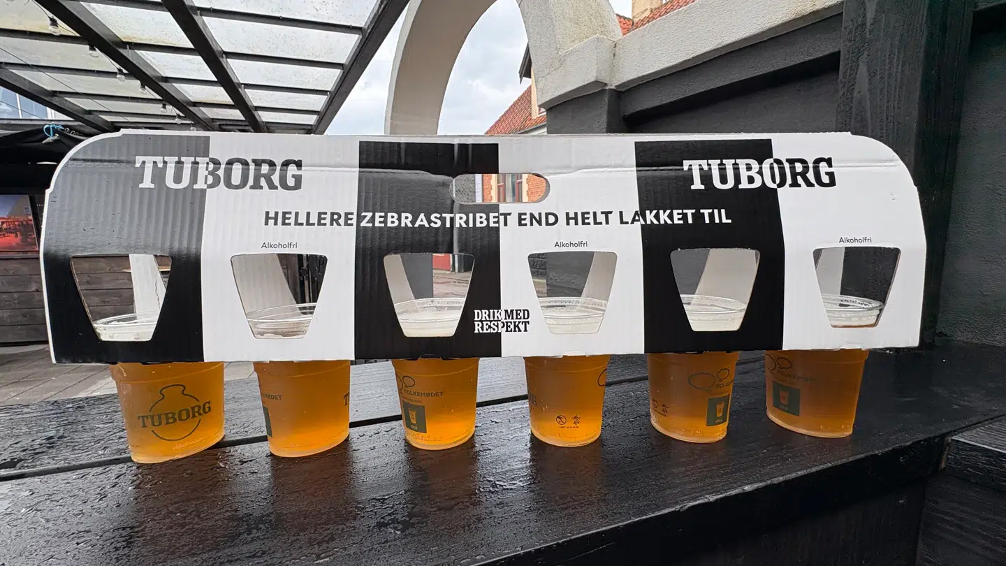 Hvad har zebrastriber og øl med hinanden at gøre? En hel del, hvis du spørger Tuborg.