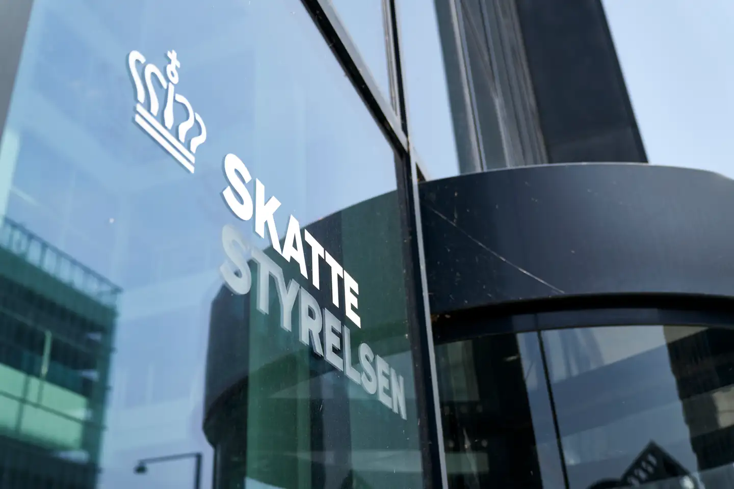 At »slippe for gaveafgift« lyder fristende – men hvis gaverne ikke tåler et kontrolblik fra Skattestyrelsen, er der risiko for ekstraregninger og bøvl.