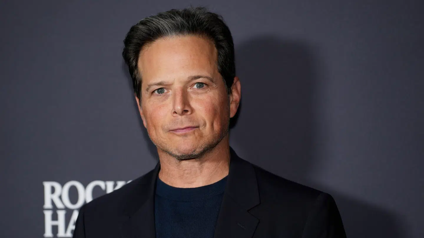 Den 57-årige amerikanske skuespiller Scott Wolf skal skilles. Han fik sit gennembrud i rollen som Bailey Salinger i de seks sæsoner af hitserien 'Vi bli'r i familien', der herhjemme blev sendt på TV 2.