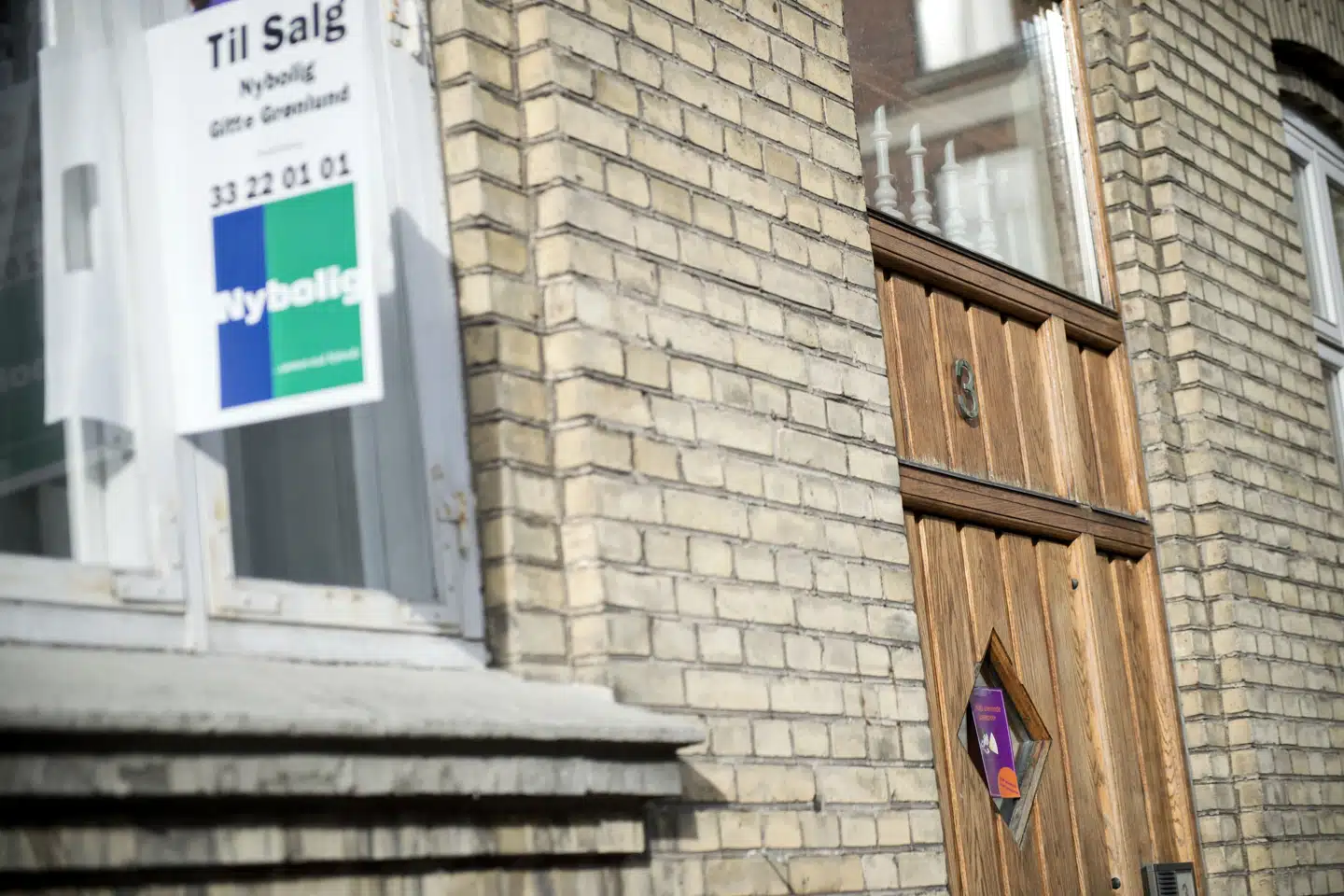 Der står flere til salg-skilte rundt omkring i landet, end der gjorde for et par måneder senere. (Arkivfoto).