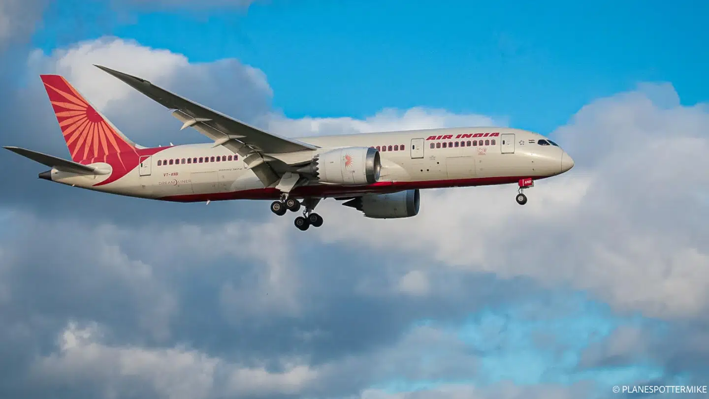 Flyet, der torsdag styrtede ned i Indien, var i Danmark for godt fjorten dage siden, hvor dette billede blev taget.