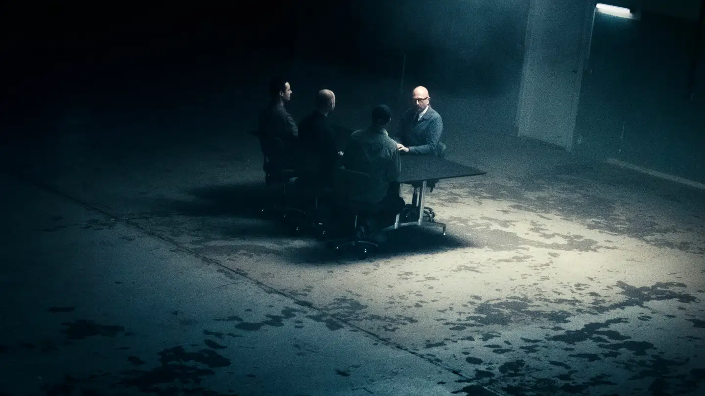 Mads Brügger er tilbage med nye afsnit af »Den sorte svane«.