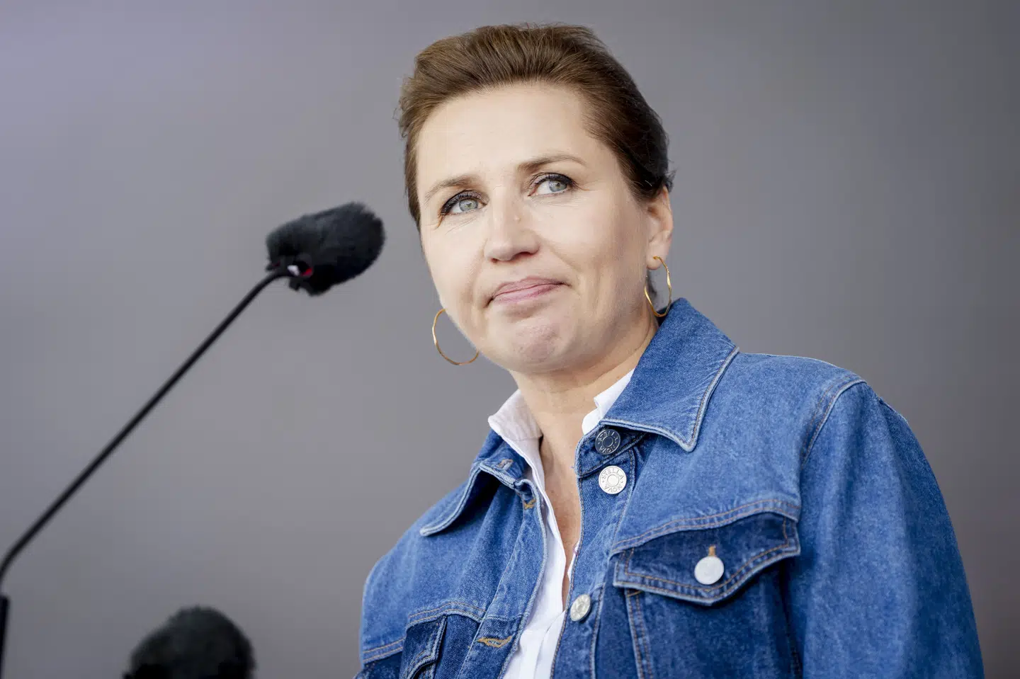 Jeg er stolt af den her regering, og jeg mener, at regeringen er det bedste for Danmark. Danmark har ikke brug for splittelse, siger Mette Frederiksen under Folkemødet.