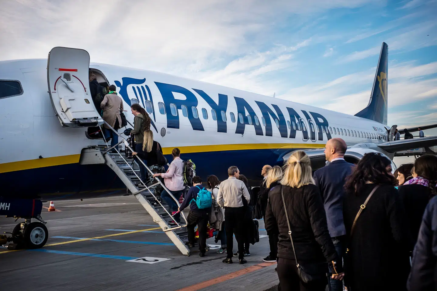 Lavprisflyselskabet Ryanair indfører nu bøder til passagerer, der opfører sig tilpas dårligt.