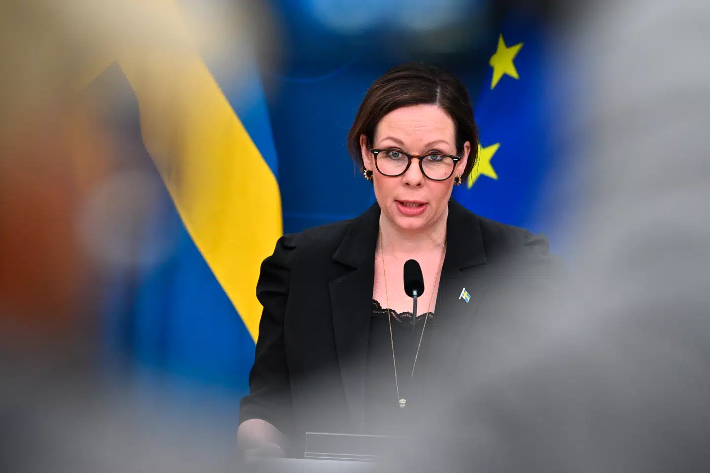 Onsdag aften satte aktivister et budskab op foran den svenske udenrigsminister, Maria Malmer Stenergards, dør. Politiet efterforsker sagen som ulovlig indtrængen.