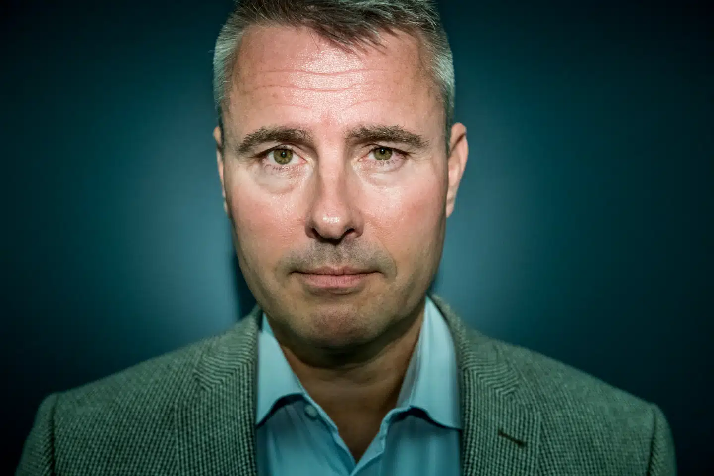 Henrik Sass Larsen har udgivet bogen »Tilbageslag«, der er et rent partsindlæg uden dokumentation, skriver Berlingskes anmelder.