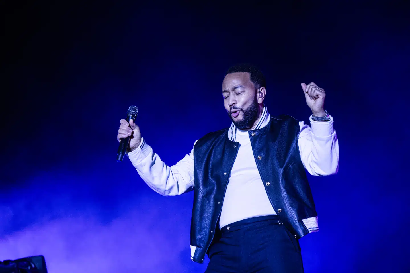 Det musikalske vidunderbarn John Legend gjorde, hvad han kunne på Heartland, men publikum hang i bremsen.