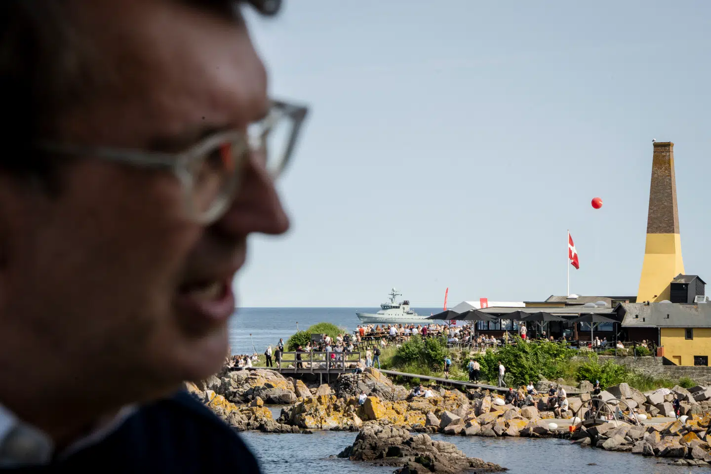 Forsvarsminister Troels Lund Poulsen (V) var ifølge en kilde tæt på ham slet ikke indviet, da F-16-fly fløj over Bornholm torsdag under Folkemødet, skriver Jarl Cordua.