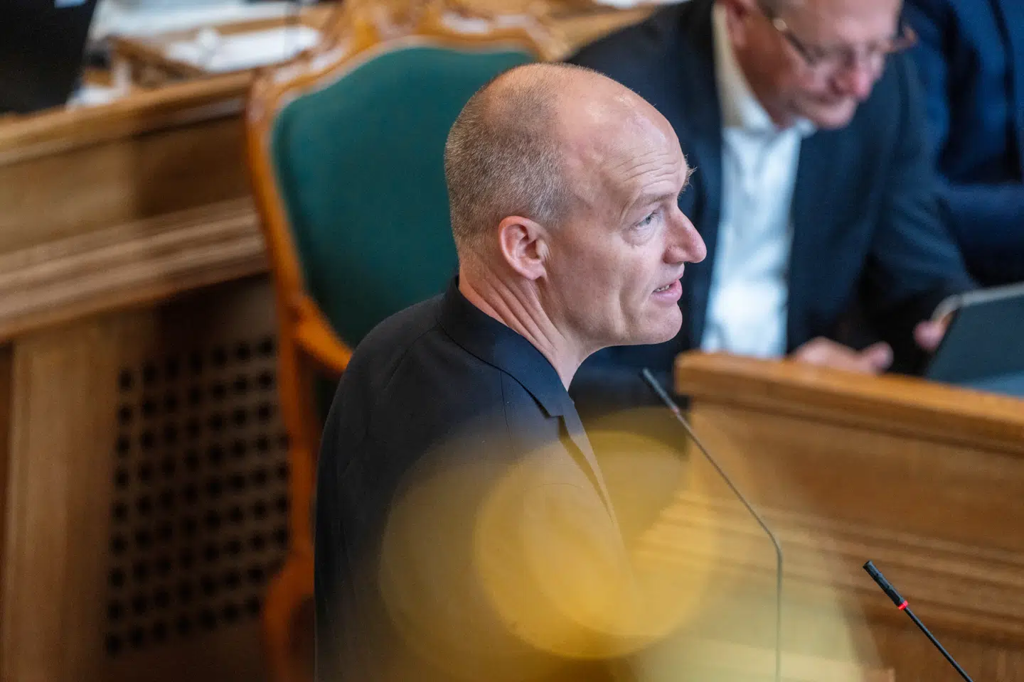 Enhedslistens Pelle Dragsted ved lige præcis, hvilke knapper han skal trykke på for at få os alle sammen hidset op, som man kan se på hans forslag om en milliardærskat, skriver Thomas Bernt Henriksen i denne leder.