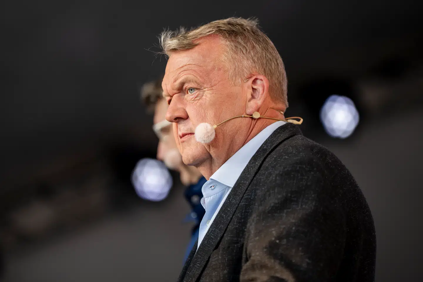 Nyligt lækkede lydfiler viser, at Lars Løkke Rasmussen var klar til at betale det daværende medlem af Moderaterne Mike Fonseca 370.000 kroner for at trække sig fra Folketinget.