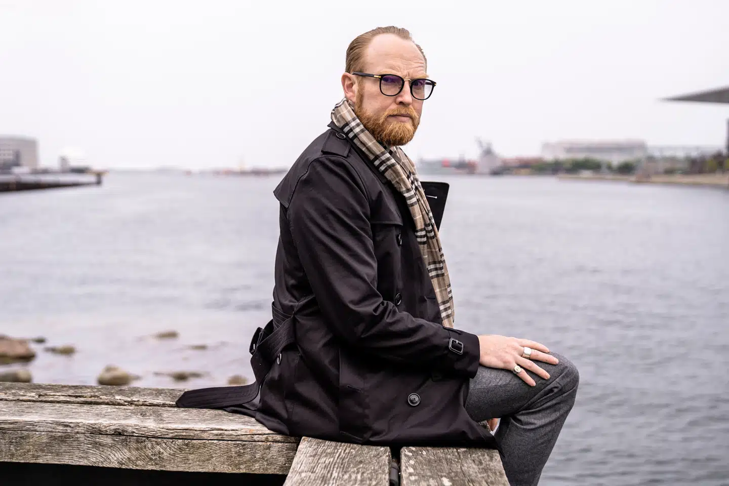 Jan Hellesøes idé til vægttabshypnosen kom fra en video, han tidligere havde lavet om rygestop. En professor fortæller også, om hypnose er effektiv til at kvitte smøgerne.