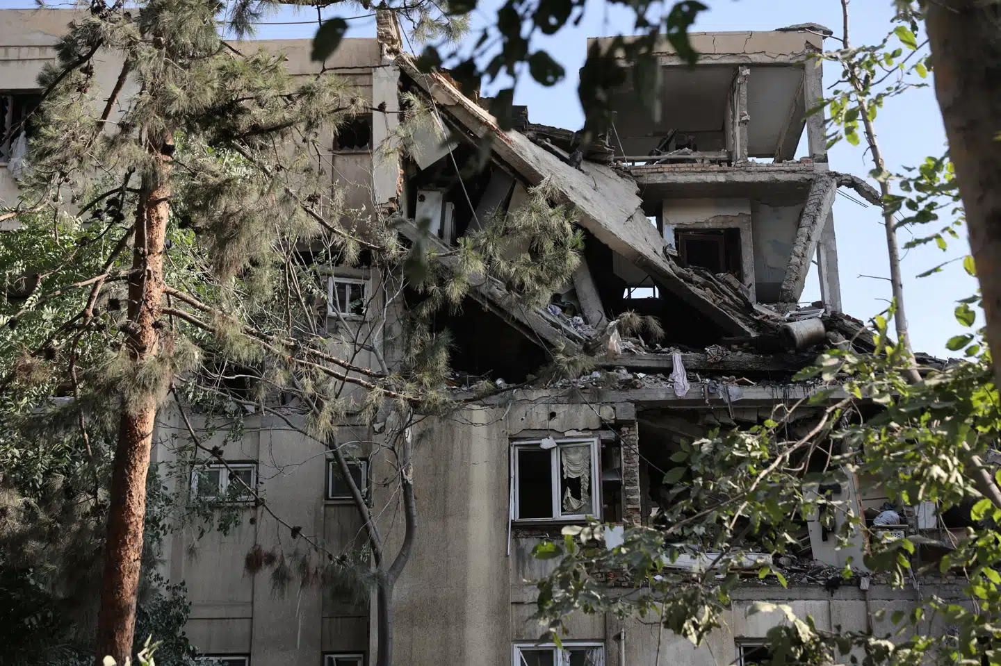 Billeder fra fredag viser bygninger i Teheran i Iran, efter at Israel indledte et omfattende angreb mod Iran natten til fredag. (Arkivfoto).