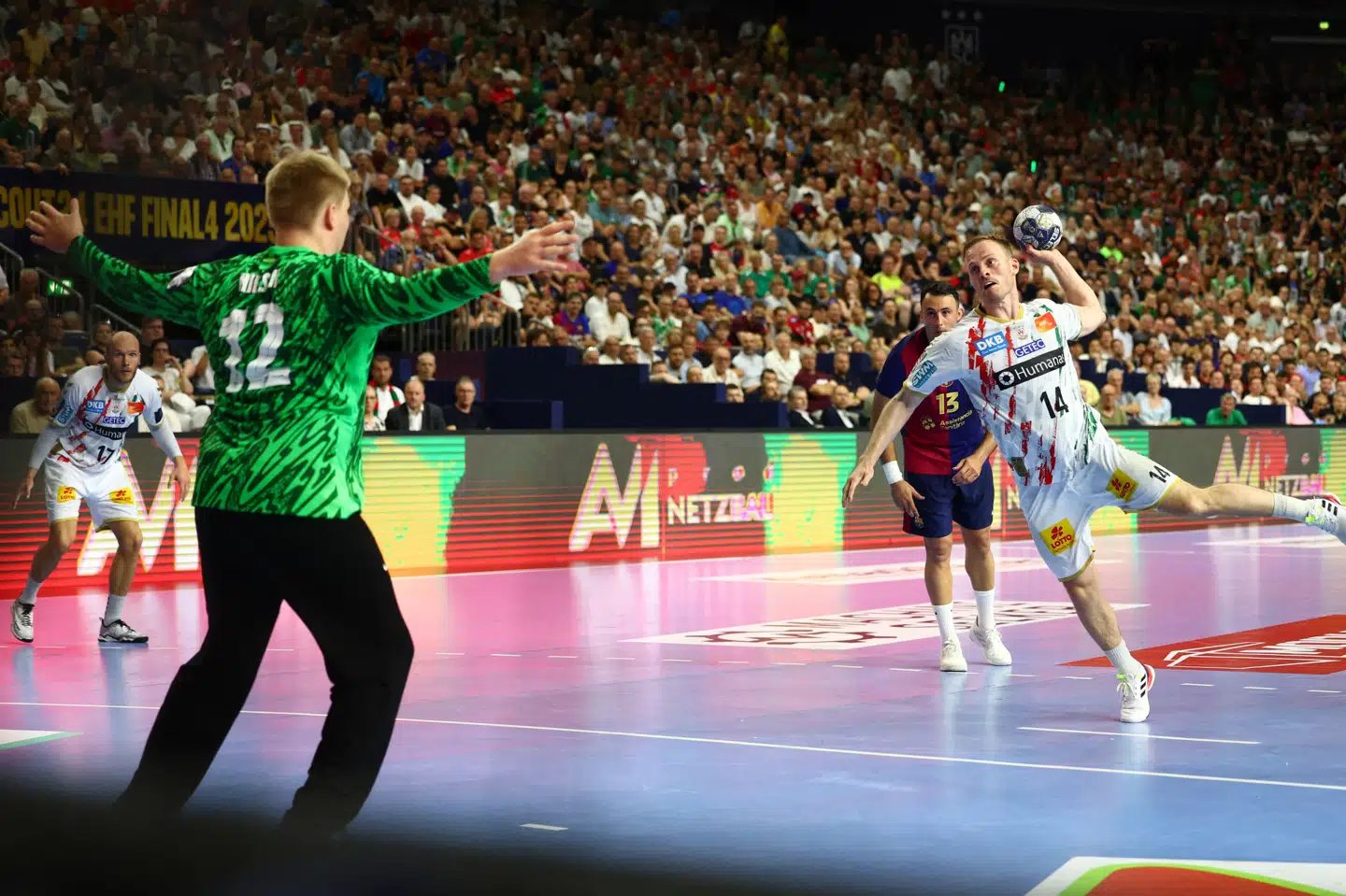 Emil Nielsen gjorde en god figur i Barcelonas mål med 12 redninger, men indsatsen var forgæves.