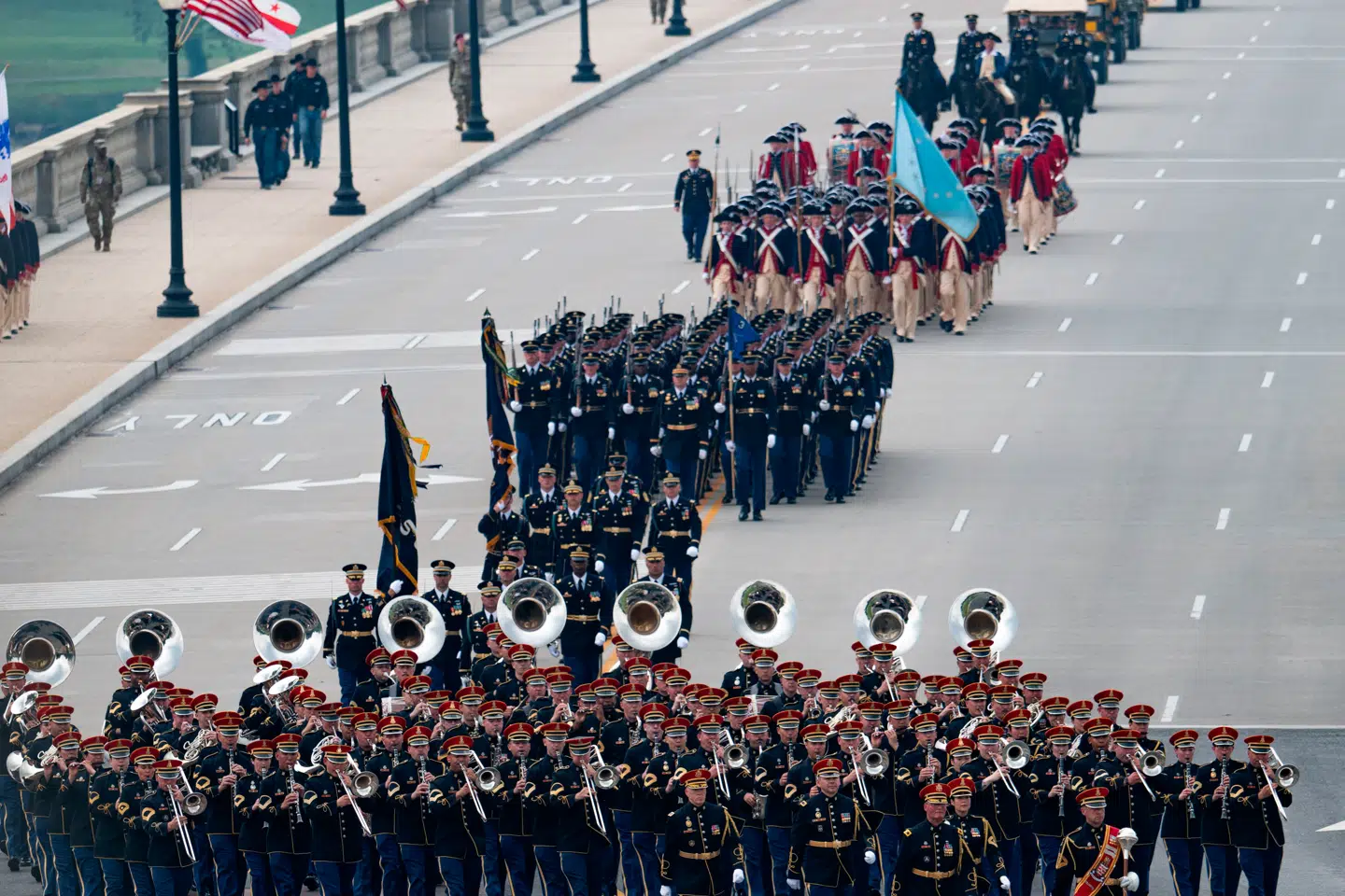Det blev først besluttet i år, at der skulle være en egentlig parade til at markere dagen. Det har angiveligt længe været et ønske fra Donald Trump.