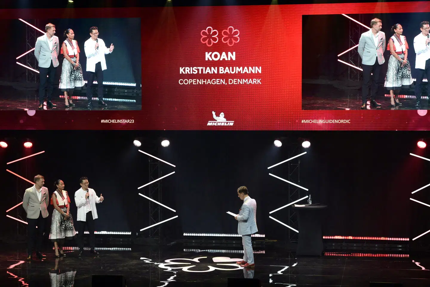 Ved sidste års uddeling fik nyåbnede Restaurant Koan med Kristian Baumann i spidsen to stjerner. Det store spørgsmål er, om den eller andre danske restauranter kan få tre stjerner på mandag, lyder det fra flere anmeldere.