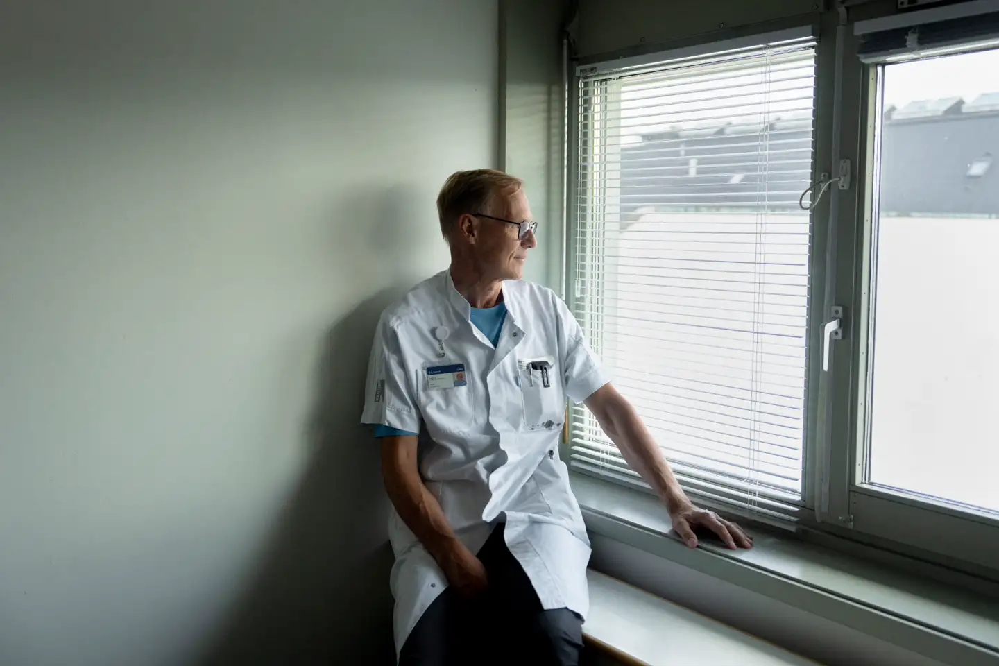 Overlæger møder hver uge mænd, der har udviklet bryster. Men i godt halvdelen af tilfældene kan de ikke finde nogen medicinsk forklaring.