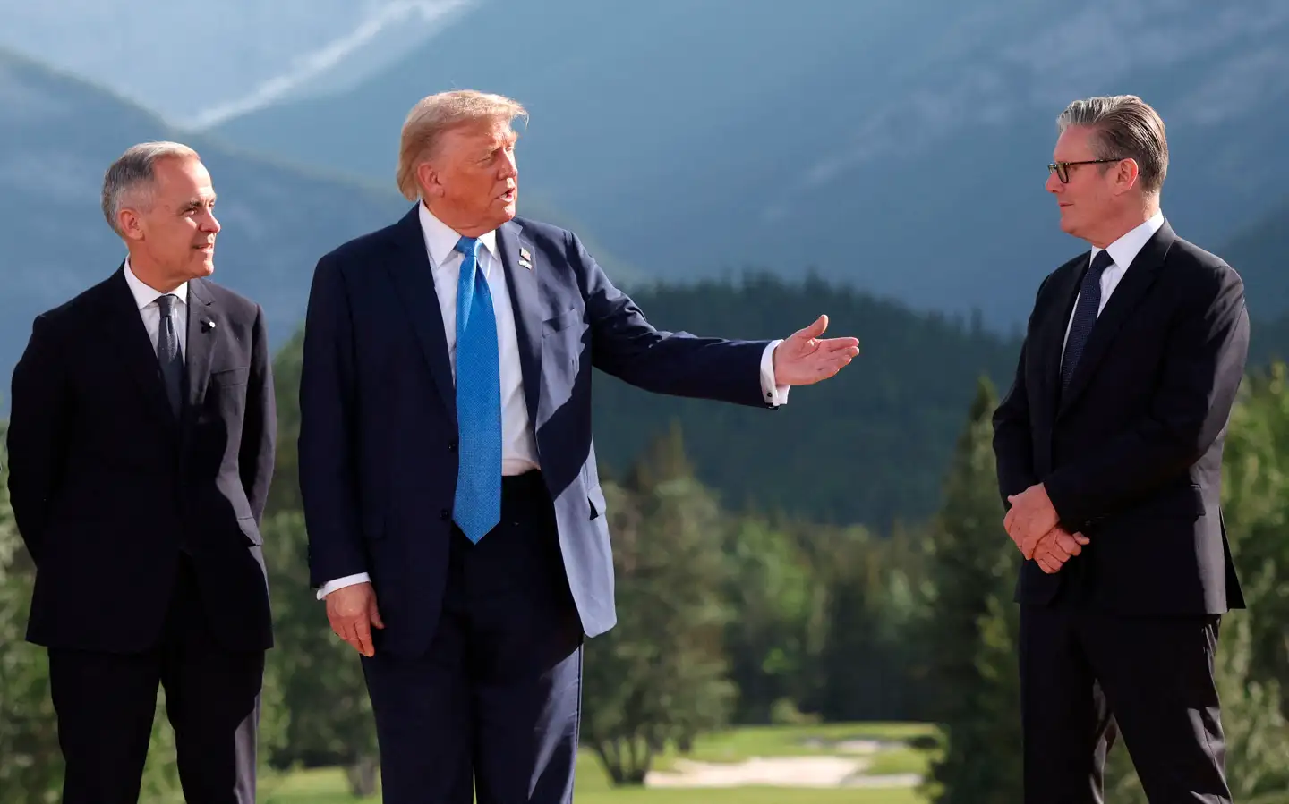 Donald Trump informerede i nat de øvrige statsledere ved G7-mødet om, at han blev nødt til at vende retur til Washington, D.C.