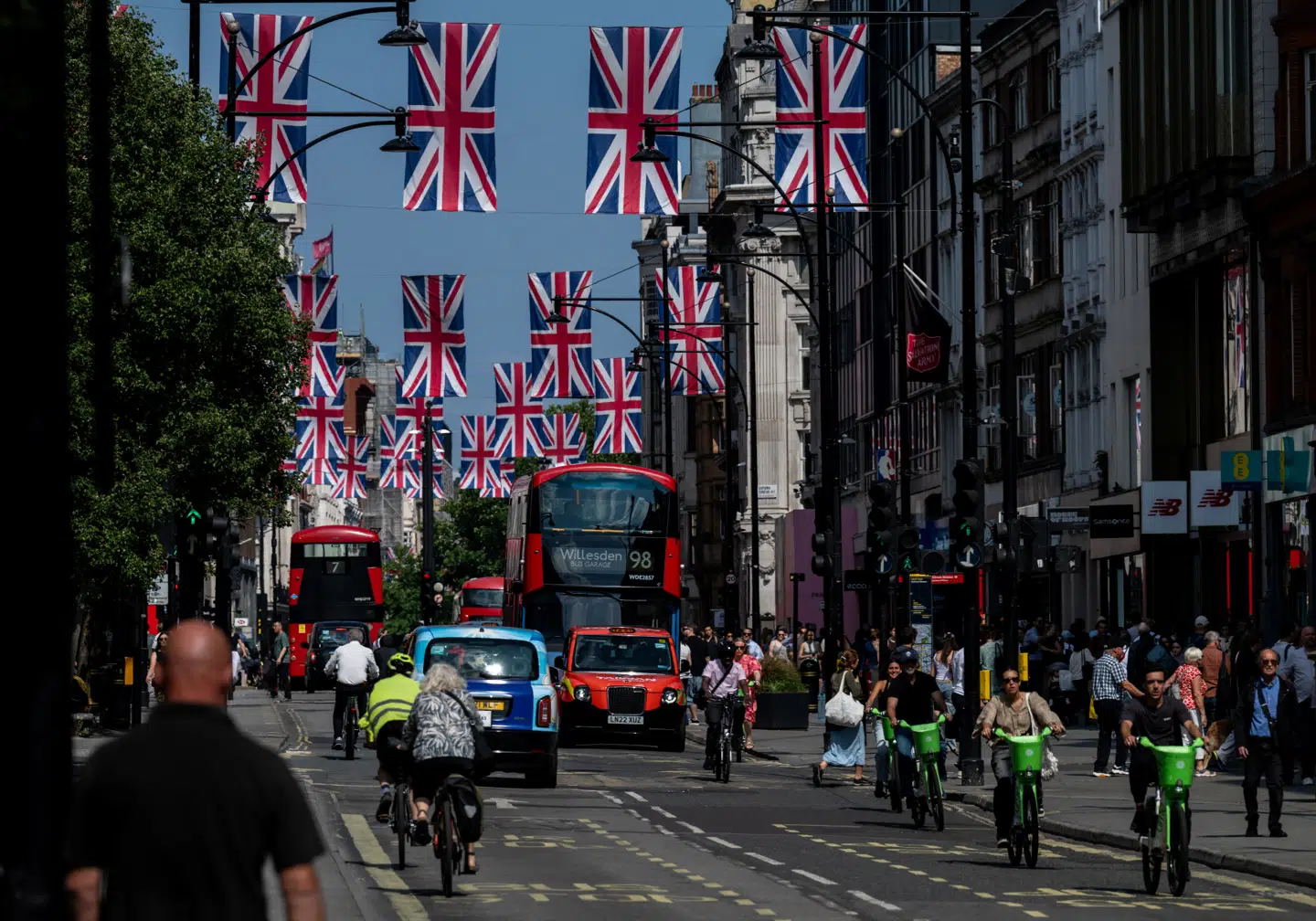 Der er heftig og livlig trafik på Londons Oxford Street. Nu skal gaden lukkes for alt andet end fodgængere.
